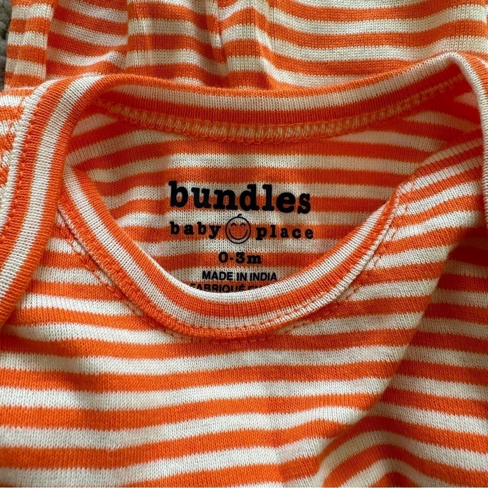 NWT Halloween Long Sleeve Onesie & Pajama Bundle 0-3 Months - Picture 4 of 11